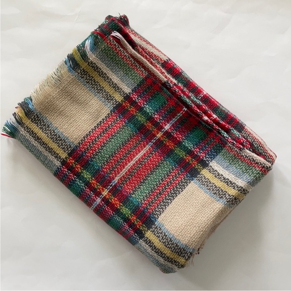 Tartan Plaid Blanket Scarf/Wrap - Picture 3 of 7